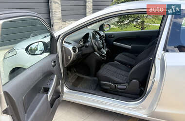 Хэтчбек Mazda 2 2009 в 