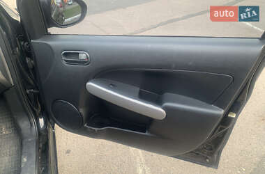 Хэтчбек Mazda 2 2008 в 
