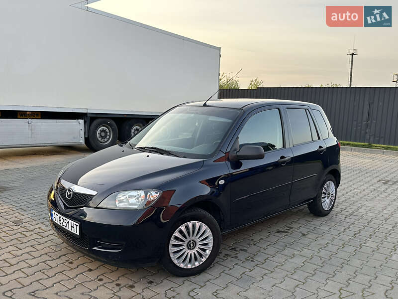 Хетчбек Mazda 2 2004 в 