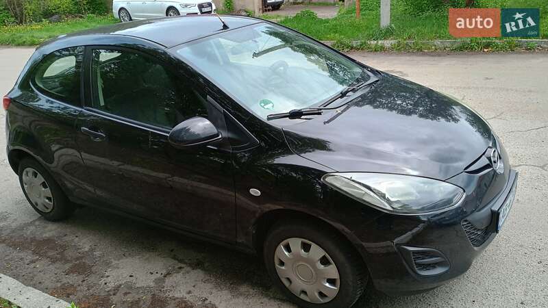 Хэтчбек Mazda 2 2011 в Виннице