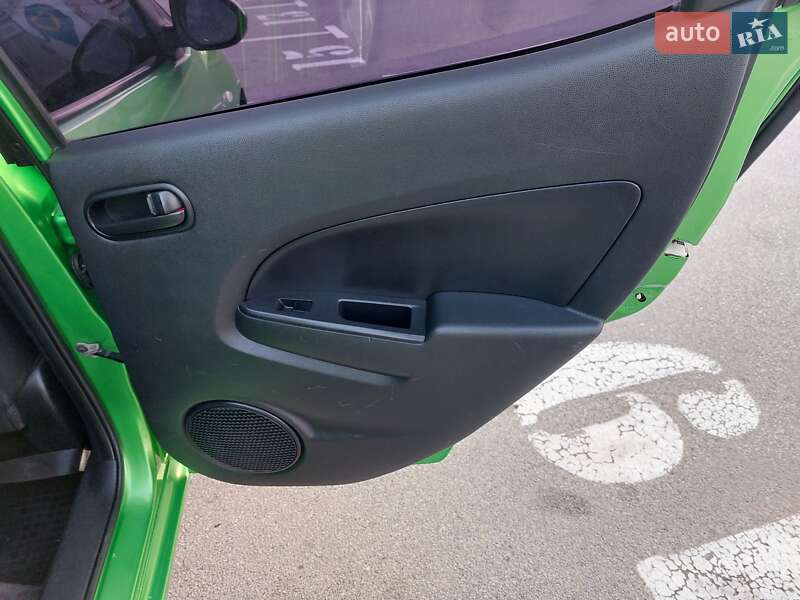 Хетчбек Mazda 2 2009 в Києві