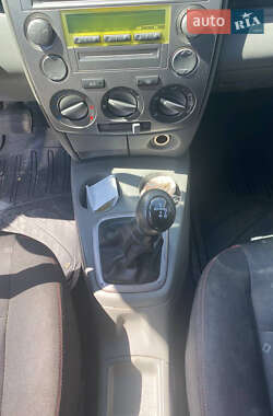 Хетчбек Mazda 2 2004 в 
