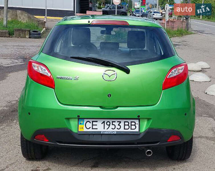 Хетчбек Mazda 2 2008 в Чернівцях