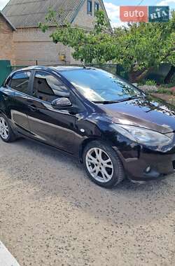 Хэтчбек Mazda 2 2009 в Синельниково