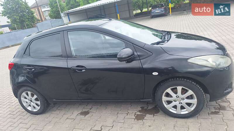 Хетчбек Mazda 2 2007 в Старокостянтинові