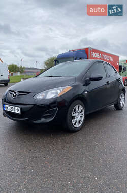 Хэтчбек Mazda 2 2011 в 