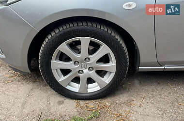 Хэтчбек Mazda 2 2009 в 