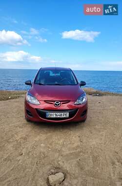 Седан Mazda 2 2014 в 