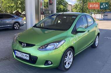 Хэтчбек Mazda 2 2008 в 