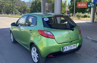 Хэтчбек Mazda 2 2008 в 