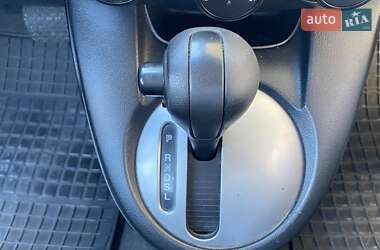 Хэтчбек Mazda 2 2008 в 