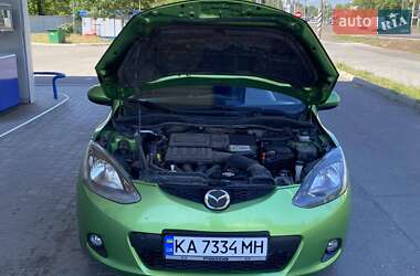 Хэтчбек Mazda 2 2008 в 