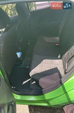 Хэтчбек Mazda 2 2009 в 