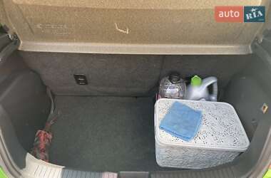 Хэтчбек Mazda 2 2009 в 