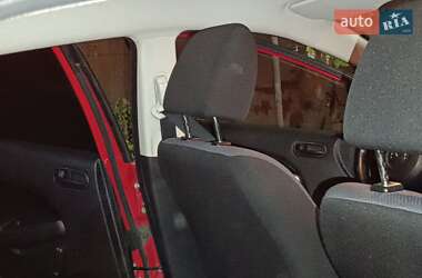 Хэтчбек Mazda 2 2010 в 