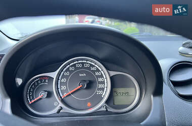Хэтчбек Mazda 2 2011 в 