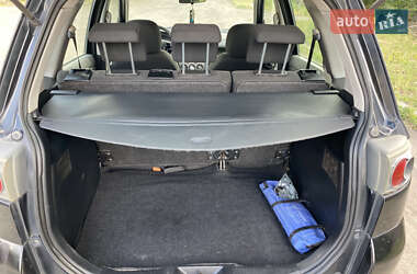 Хэтчбек Mazda 2 2004 в 