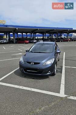 Хэтчбек Mazda 2 2008 в 