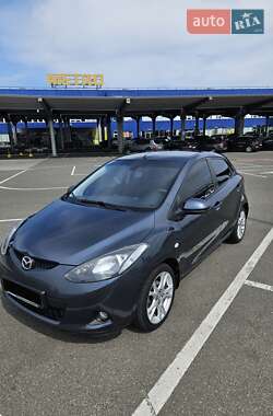 Хэтчбек Mazda 2 2008 в 