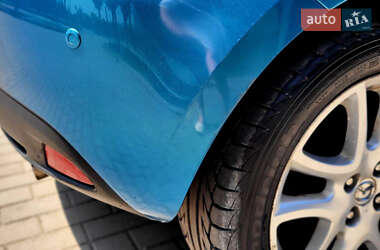 Хэтчбек Mazda 2 2011 в 