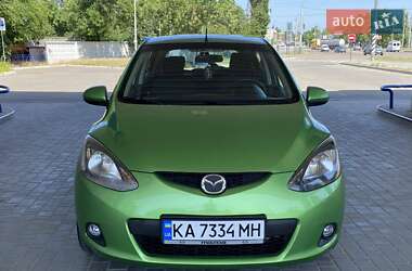 Хэтчбек Mazda 2 2008 в 
