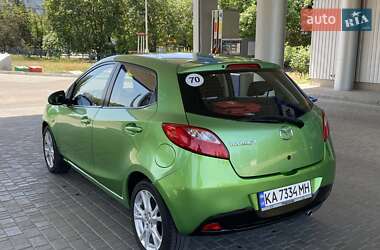 Хэтчбек Mazda 2 2008 в 