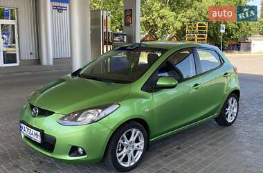 Хэтчбек Mazda 2 2008 в 