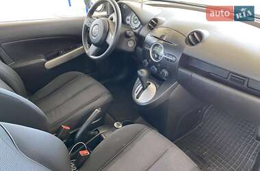 Хэтчбек Mazda 2 2008 в 