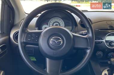 Хэтчбек Mazda 2 2008 в 