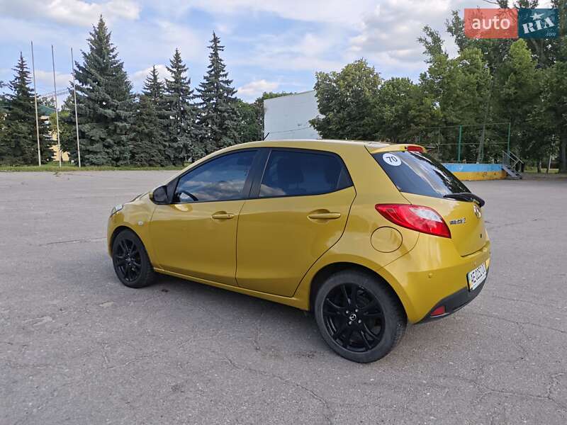Хэтчбек Mazda 2 2008 в Лозовой