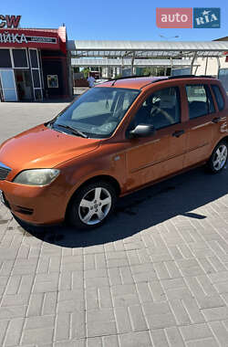 Хэтчбек Mazda 2 2003 в 