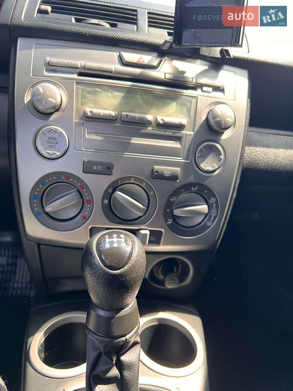 Хетчбек Mazda 2 2007 в Луцьку
