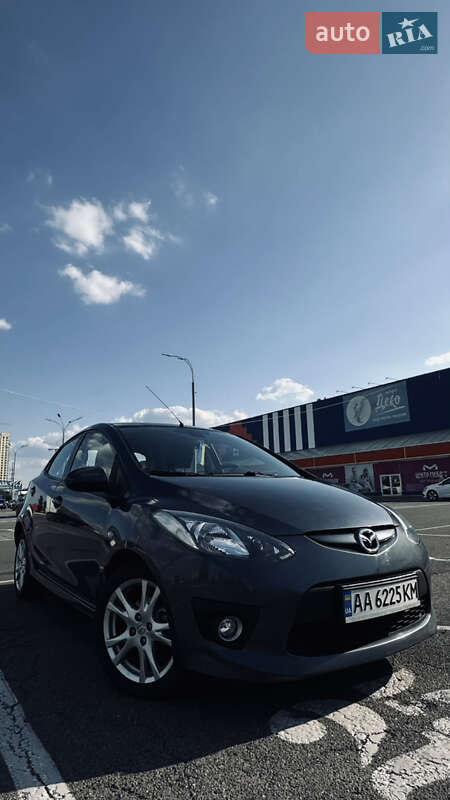 Хэтчбек Mazda 2 2008 в Киеве