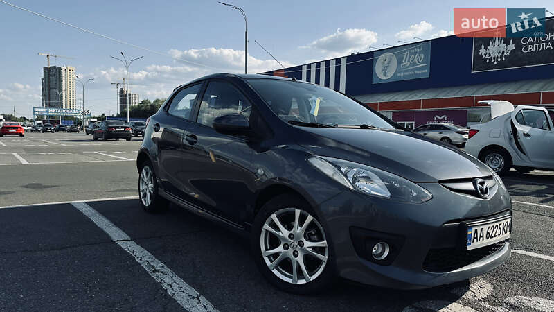 Хэтчбек Mazda 2 2008 в Киеве