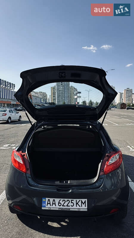 Хэтчбек Mazda 2 2008 в Киеве