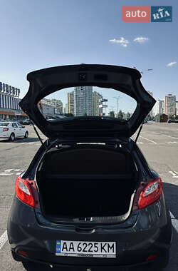 Хетчбек Mazda 2 2008 в 