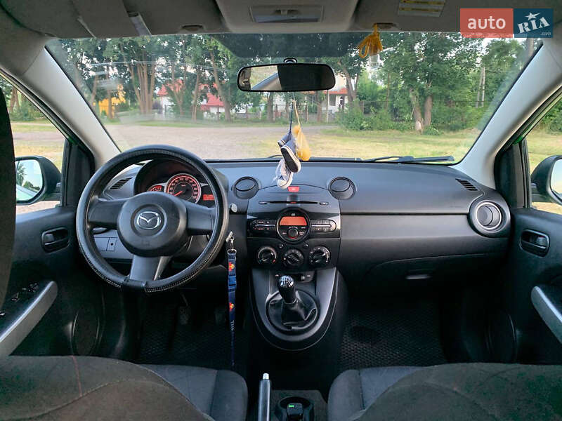 Хэтчбек Mazda 2 2010 в Ходорове