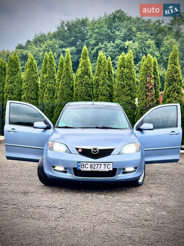Хэтчбек Mazda 2 2005 в 
