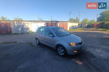 Хэтчбек Mazda 2 2004 в 