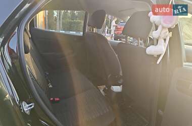 Хэтчбек Mazda 2 2008 в 