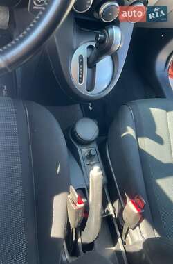 Седан Mazda 2 2008 в 