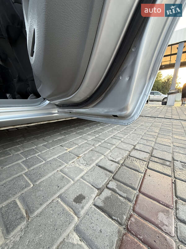 Хэтчбек Mazda 2 2004 в Каменец-Подольском