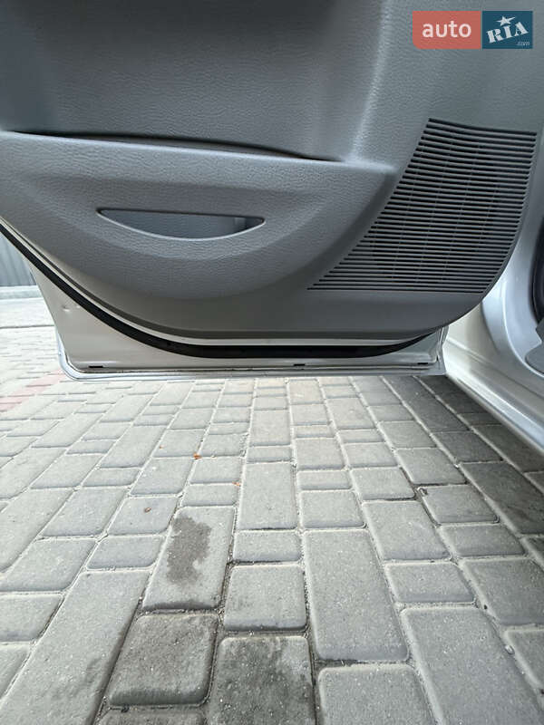 Хэтчбек Mazda 2 2004 в Каменец-Подольском