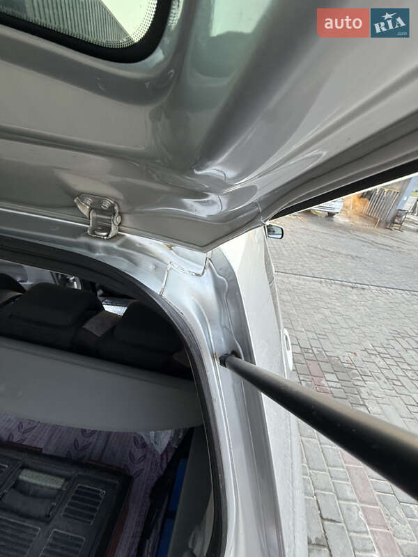 Хэтчбек Mazda 2 2004 в Каменец-Подольском