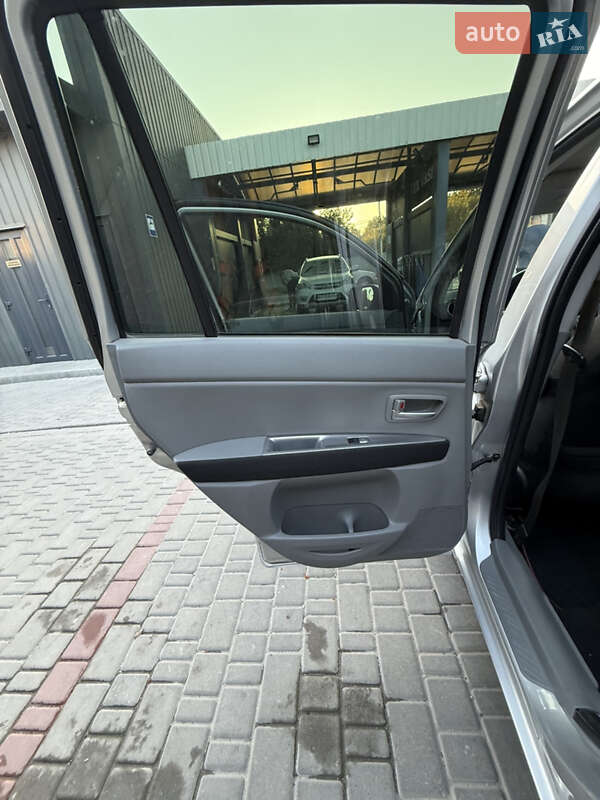 Хэтчбек Mazda 2 2004 в Каменец-Подольском