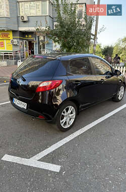 Хэтчбек Mazda 2 2008 в 
