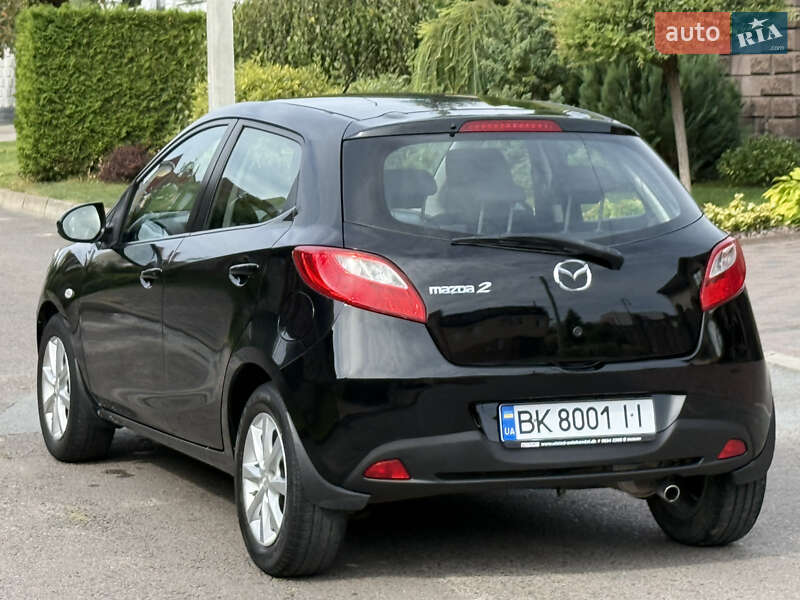 Хэтчбек Mazda 2 2009 в Ровно