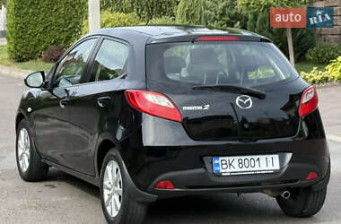 Хэтчбек Mazda 2 2009 в 