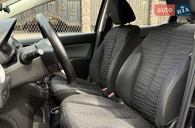 Хэтчбек Mazda 2 2009 в 