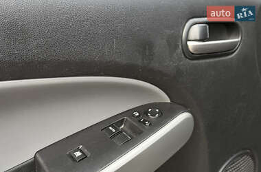 Хэтчбек Mazda 2 2009 в 
